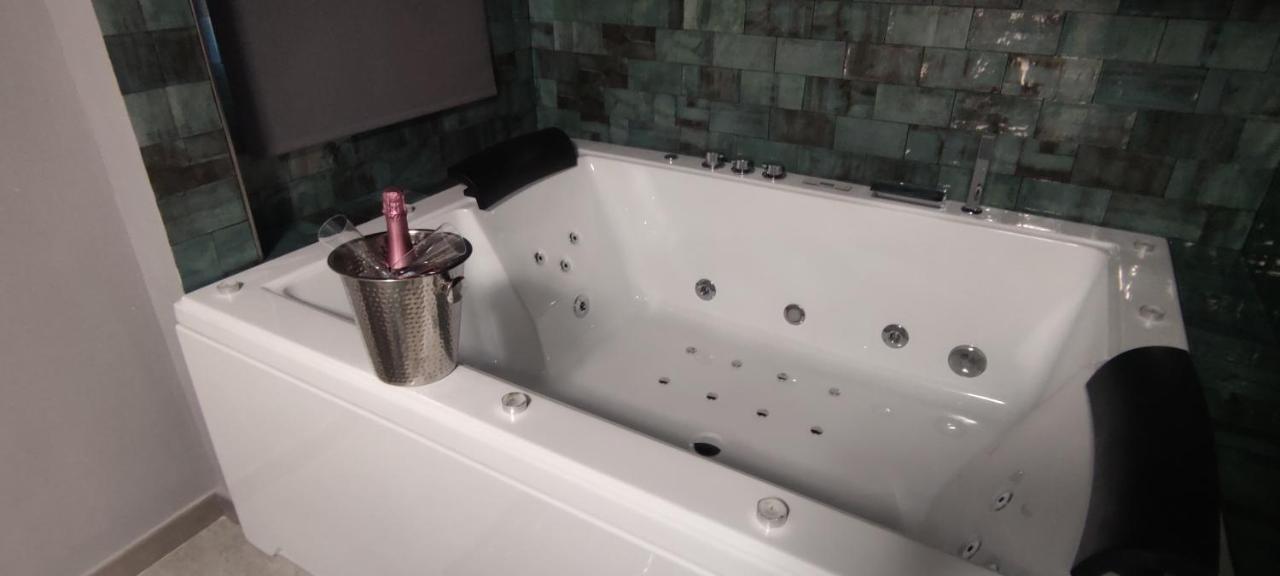 헤레스 Latorre Jacuzzi Jerez 아파트 외부 사진